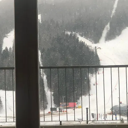 Studio&apartments Snow Апартаменты